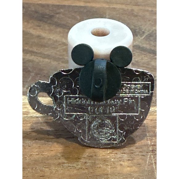Disney Hidden Mickey Trading Pin Alice Wonderland Mad Tea Party Cup Chaser - Picture 2 of 4